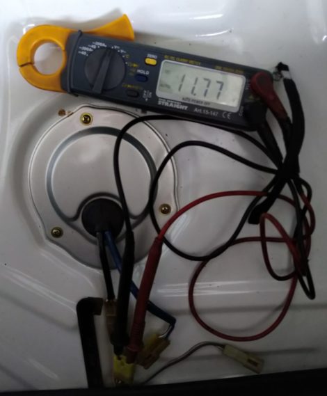 燃料ポンプ　通電